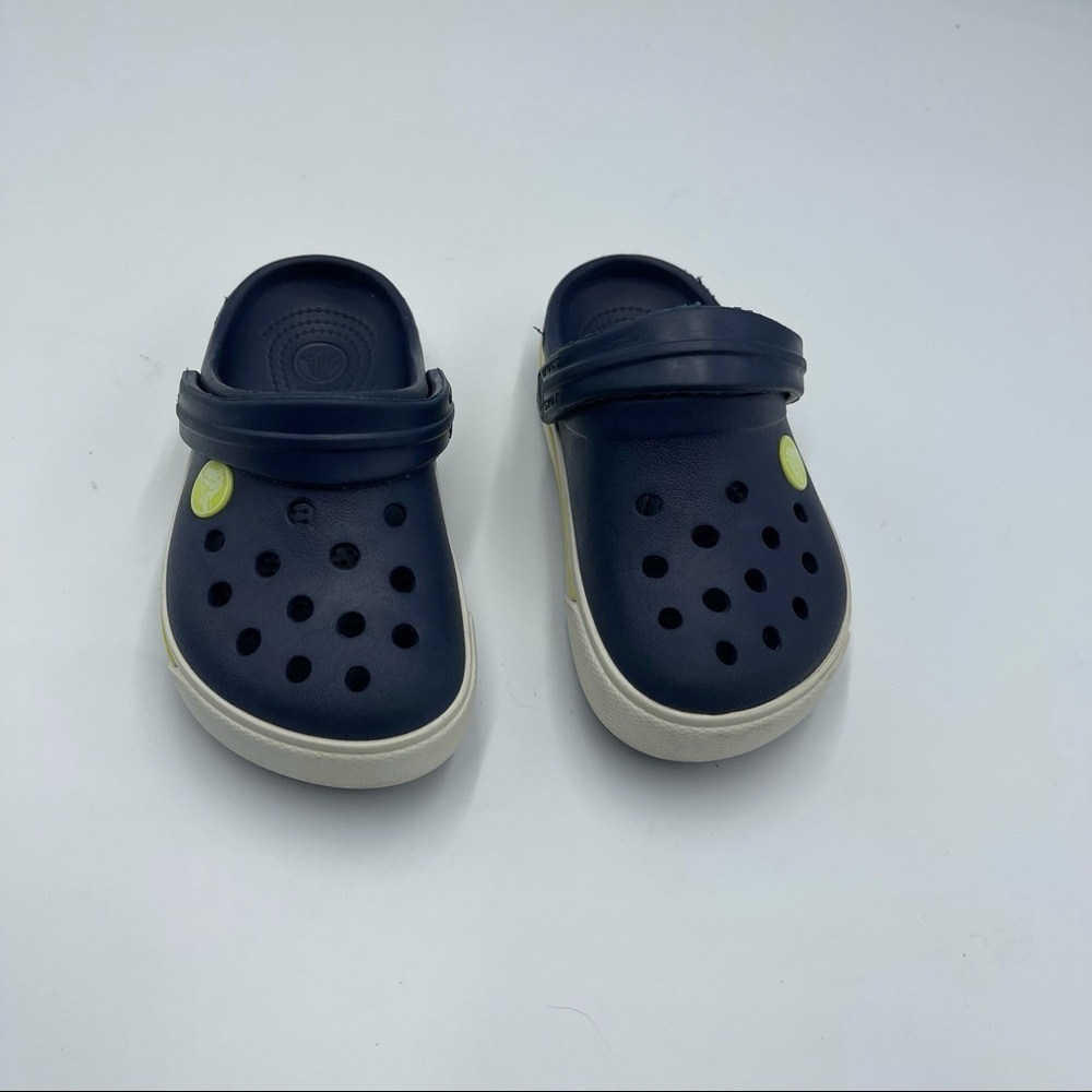Crocs blue white yellow